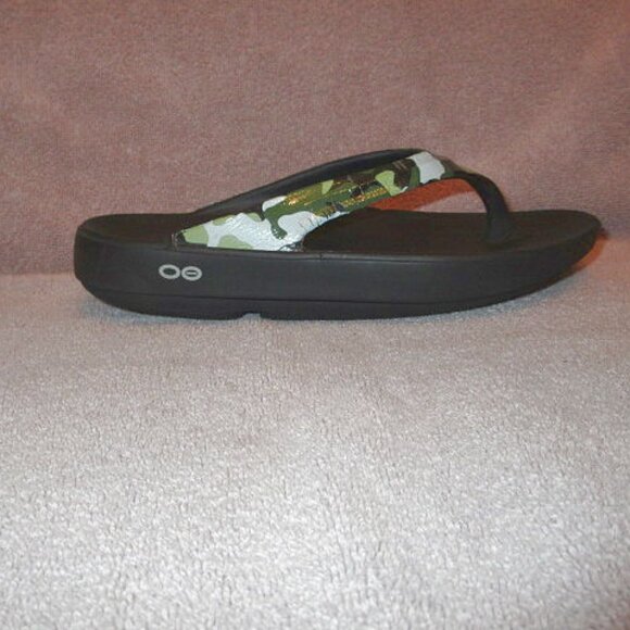 Oofos Oolala Women's Recovery Sandals Size 8 Foam Flip Flop Comfort Jungle Camo - Picture 3 of 10